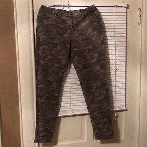 Camo skinnies